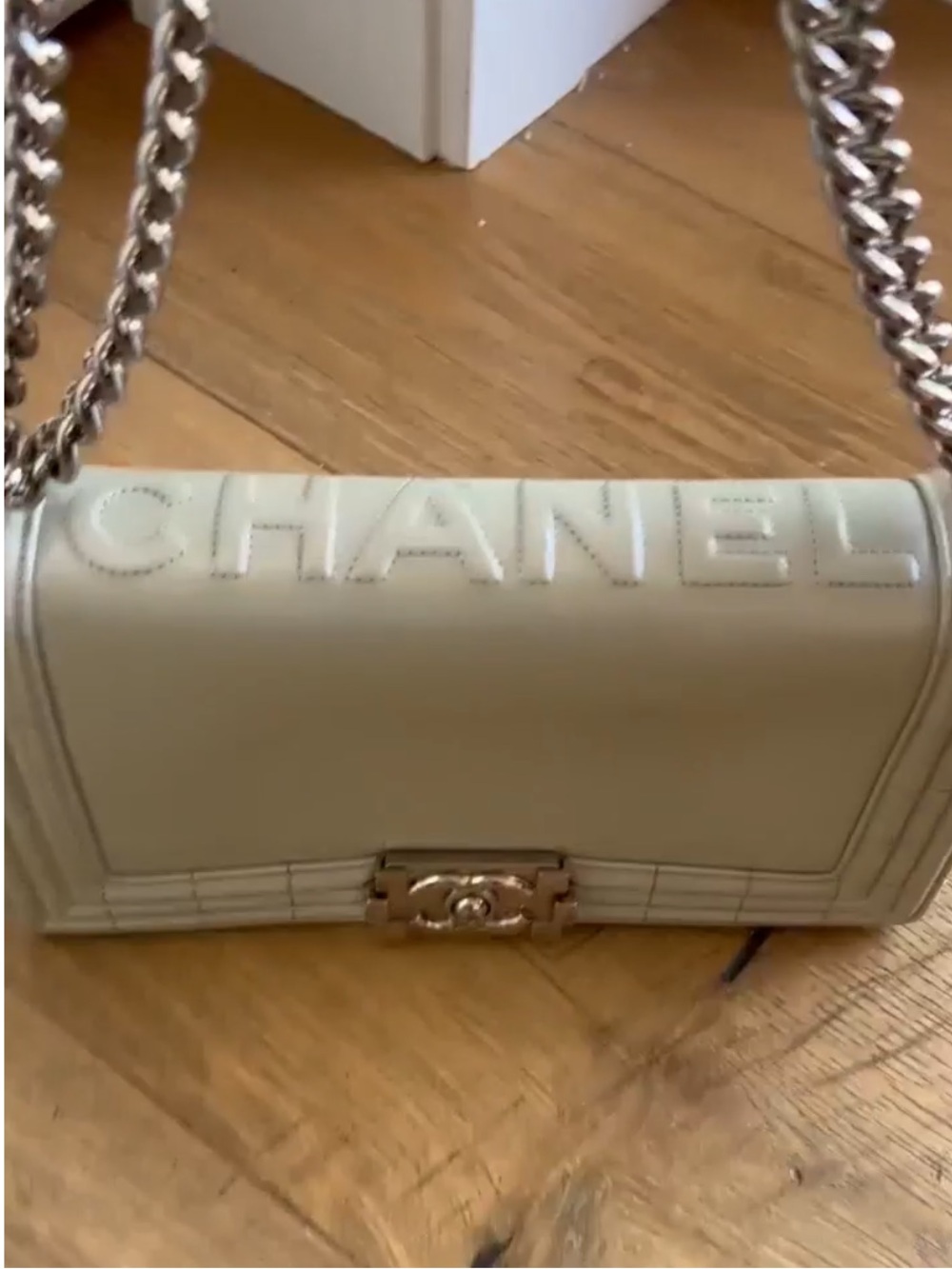 💕CHANELReverso Boy Bag Medium Iridescent Calfskin